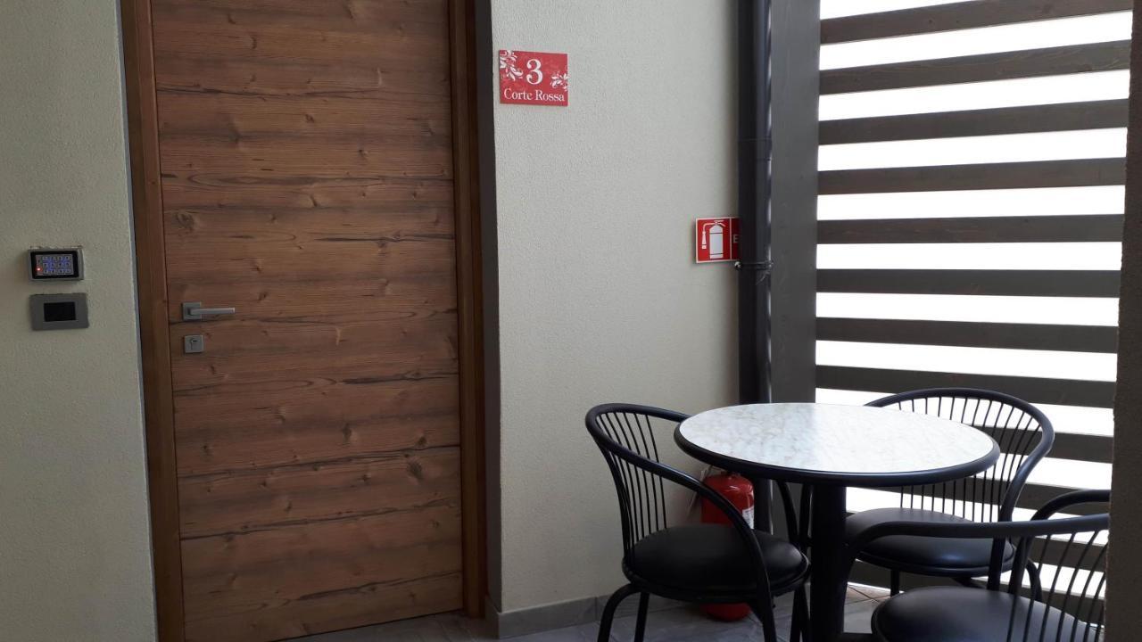 Hotel Bed & Rooms , Corte Rossa -1 Min Walk To Bernina Express Tirano Exterior photo
