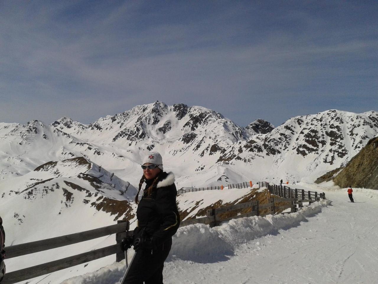 Hotel Bed & Rooms , Corte Rossa -1 Min Walk To Bernina Express Tirano Exterior photo